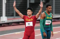 开云体育中国官网-南非田径运动员临危不惧，成就传奇