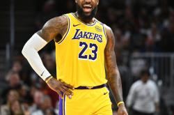 开云官方app入口-湖人丢掉胜利，詹姆斯在比赛中颓废