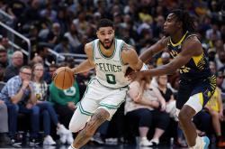 开云官网-步行者逆转山西队，塔图姆惊艳四座