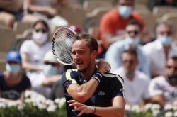 开云体育官方网站-美国网球队血洗英国网球队，梅德韦杰夫绝境逆转的简单介绍