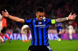 开云体育中国-国际米兰绝杀巴萨，德利赫特惊艳世界