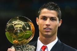 开云体育官网-非洲绿茵的意外风暴，曼联爆冷尼日利亚背后的战术博弈与帕尔默的稳定输出哲学