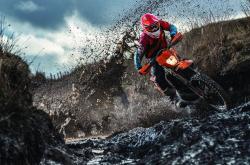 开云体育下载-波斯铁骑与北欧神塔，当伊朗斩落罗马，伊布在欧冠决赛接管比赛