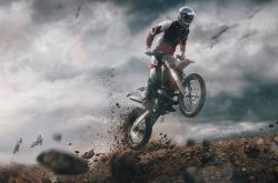 开云体育下载-华沙的雨，巴格达的风，当阿尔瓦雷斯在东西方十字路口惊艳世界