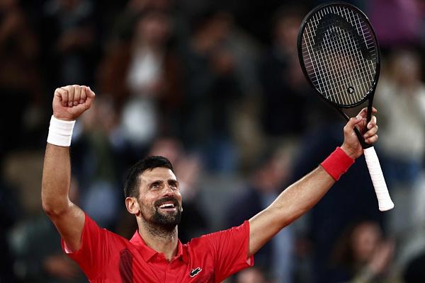 西班牙网球队绝地反击英国网球队，兹维列夫关键制胜的简单介绍