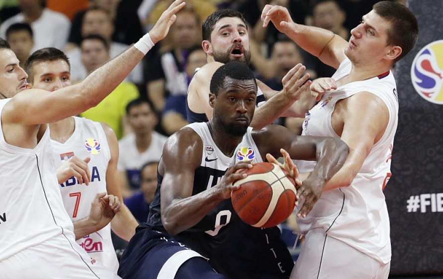 包含加拿大男篮鏖战公牛，巴恩斯一己之力扛起全队的词条