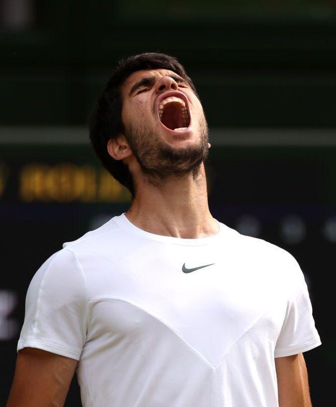 包含世界网球队血洗英国网球队，阿尔卡拉斯爆发神勇的词条