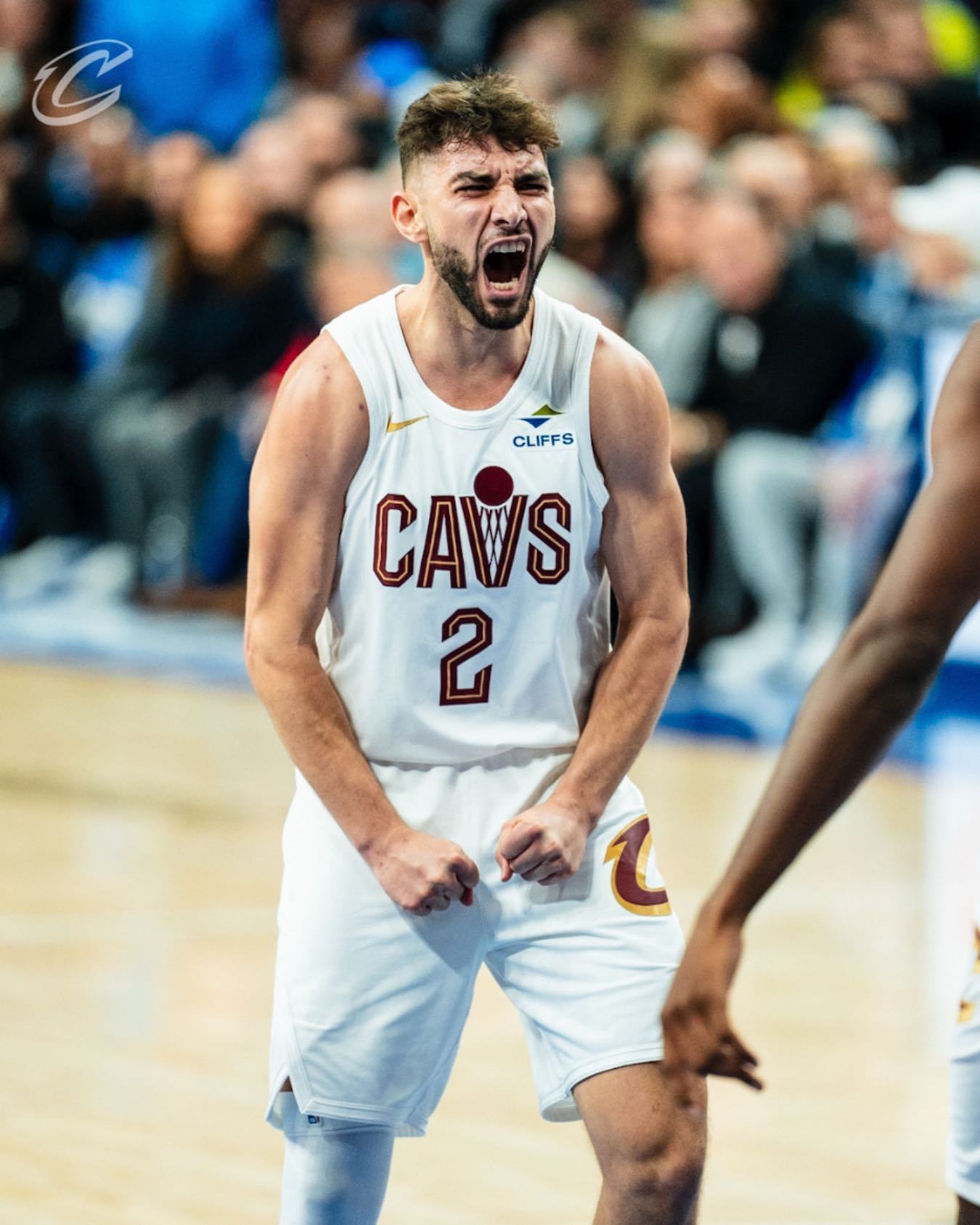 鹈鹕力克新疆队，米切尔高光表现的简单介绍