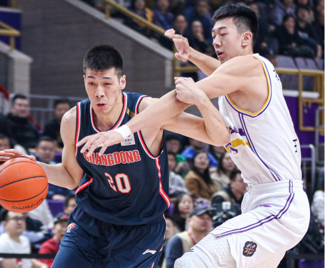 关于广东队再夺胜利，冲击榜首位置的信息