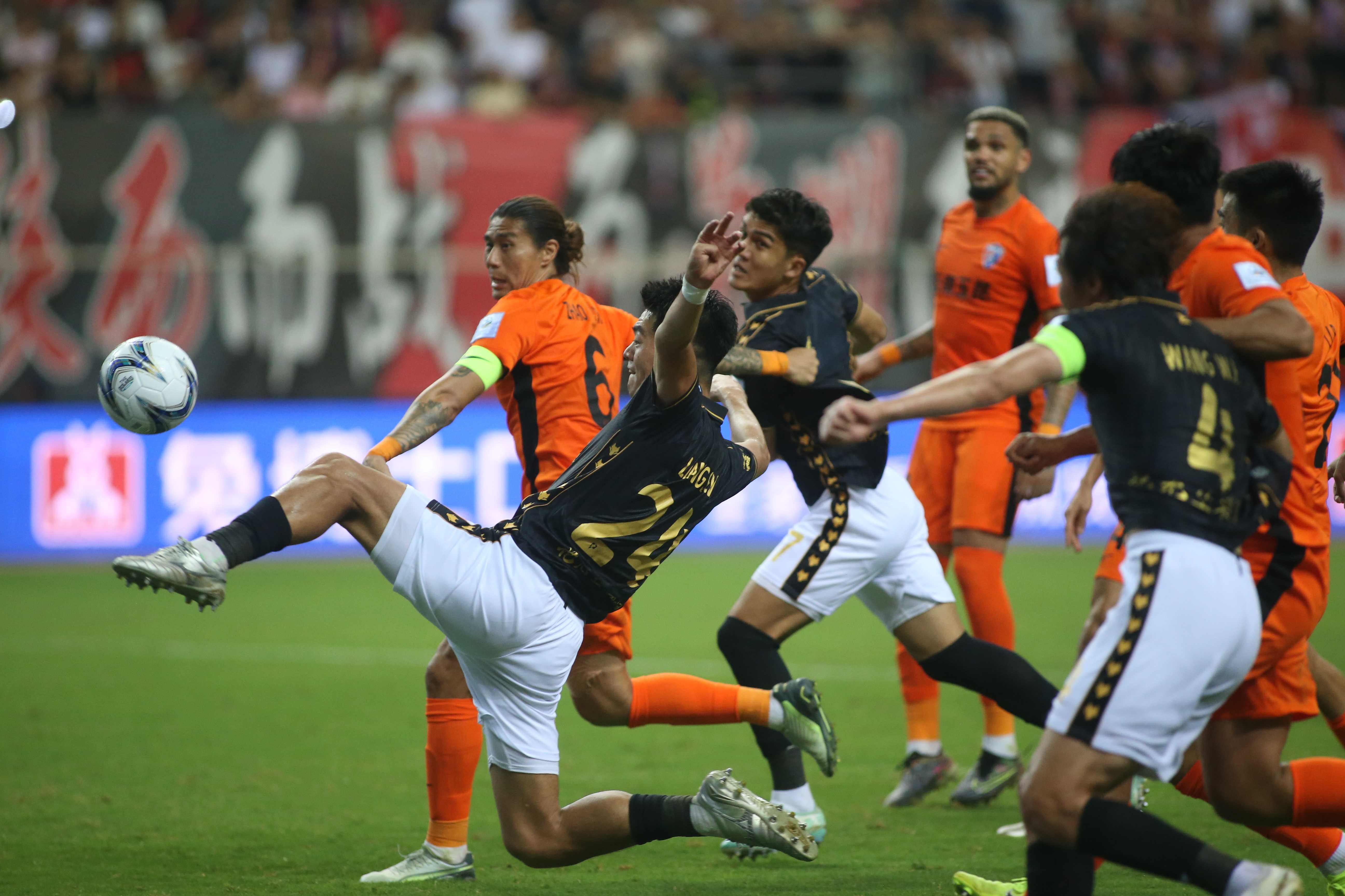 包含北京国安客场大胜，继续追赶积分榜头名的词条