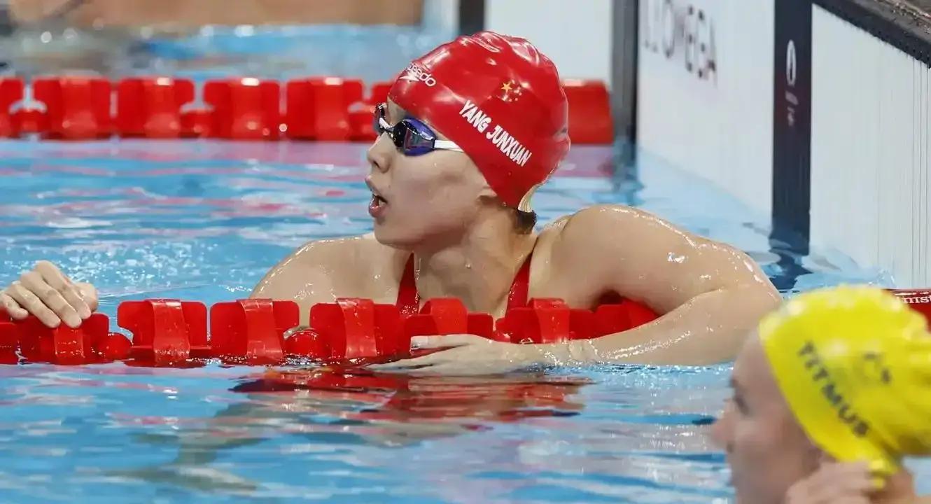 运动员在比赛中展现出色表现