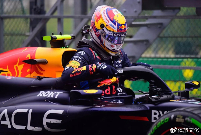 红牛车队绝杀雷诺车队，佩雷兹关键制胜的简单介绍