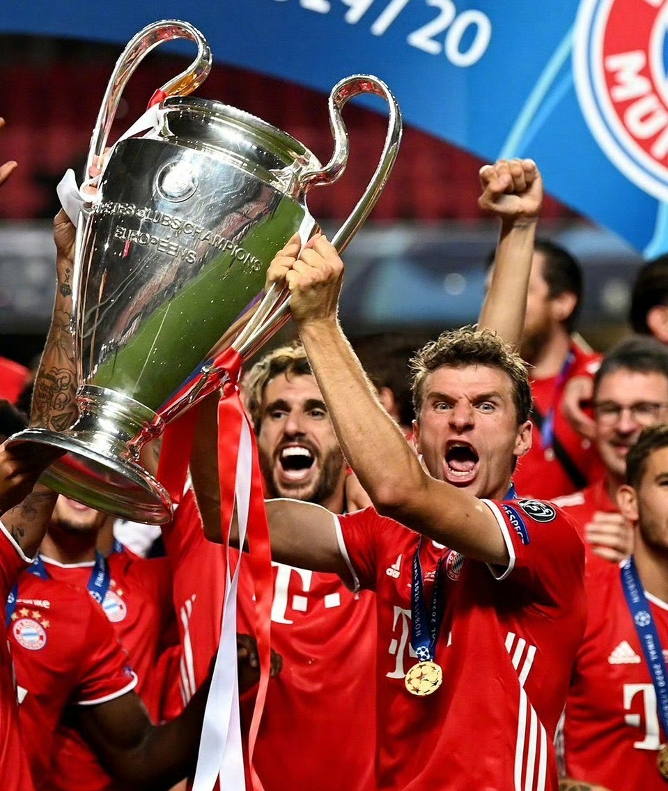 关于拜仁慕尼黑球员获得当地联赛最佳射手称号的信息