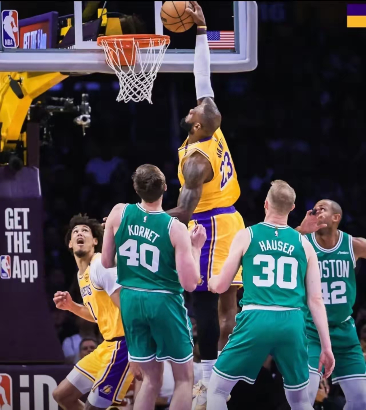 湖人丢掉胜利，詹姆斯在比赛中颓废