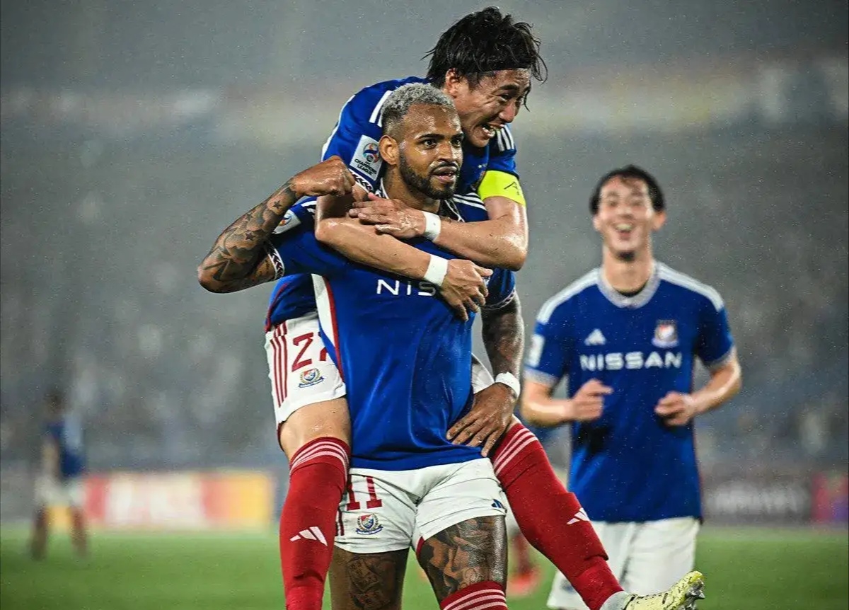 关于横滨水手力挫对手，晋级四强的信息