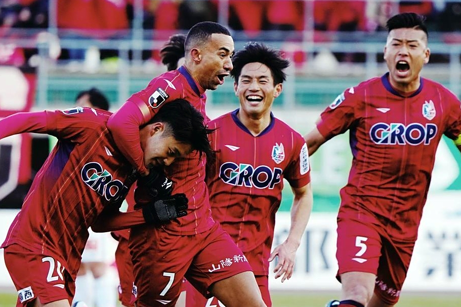 关于横滨水手力挫对手，晋级四强的信息