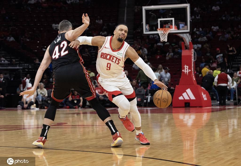 关于四川队逆转热火，范弗利特刷新纪录的信息