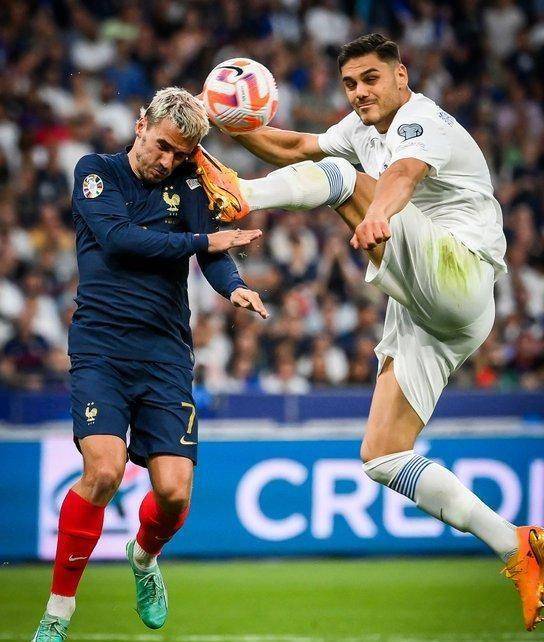 包含丹麦羽毛球队鏖战法国羽毛球队，陶菲克打破历史纪录的词条