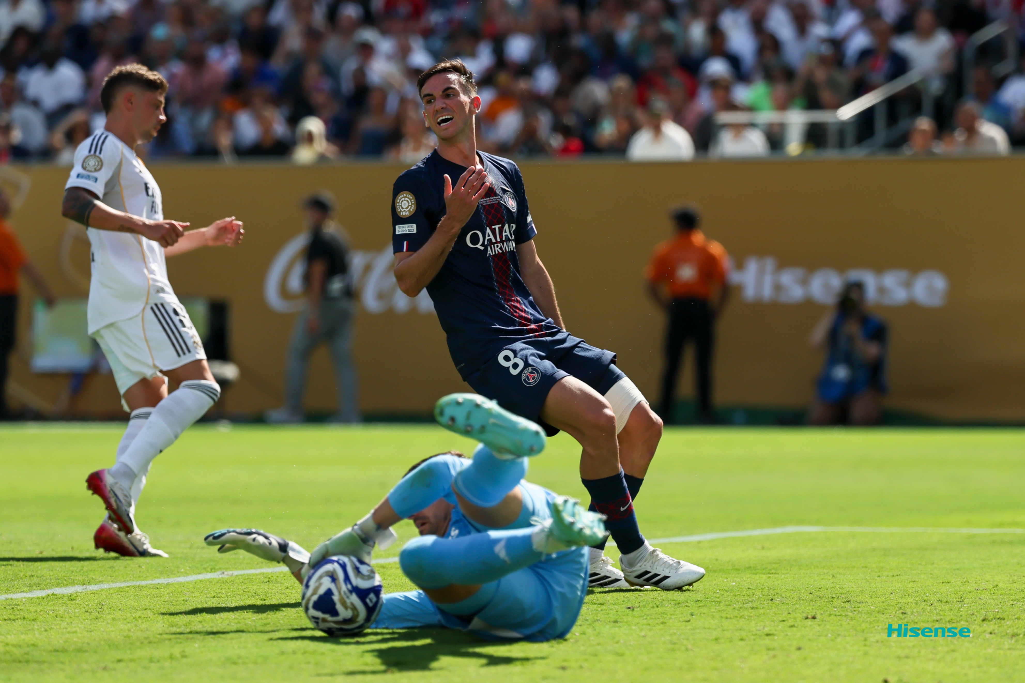 包含法国险胜墨西哥，马丁内利状态火热的词条