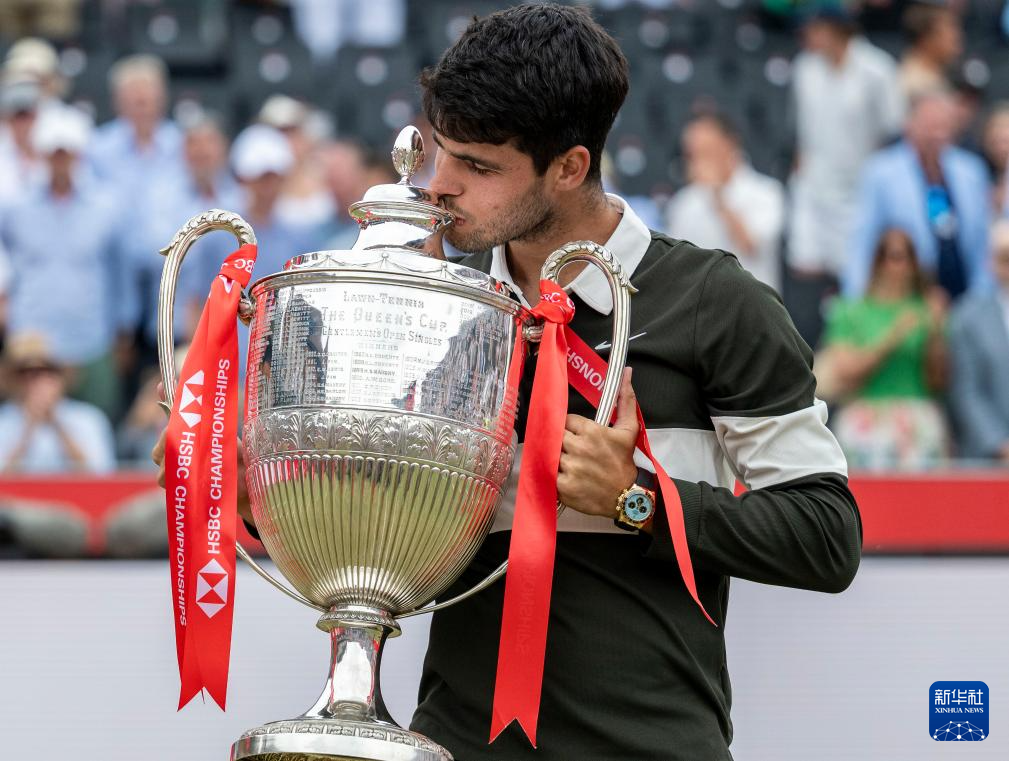 年终总决赛轻取拉沃尔杯，阿尔卡拉斯关键制胜的简单介绍