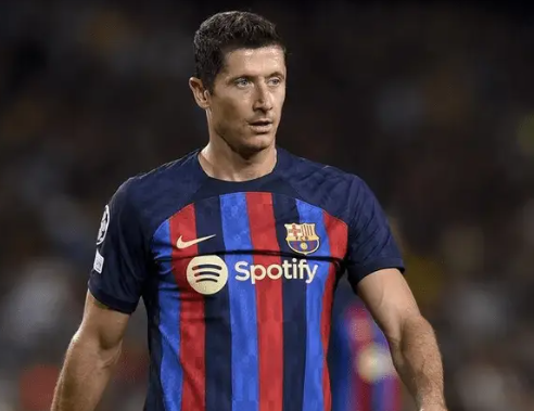 瓦伦西亚客场获胜进入西甲前十