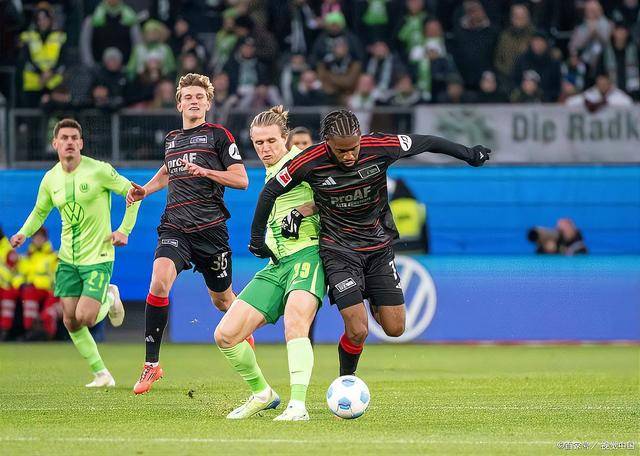 关于沃尔夫斯堡客场连败，球队内部矛盾加剧的信息