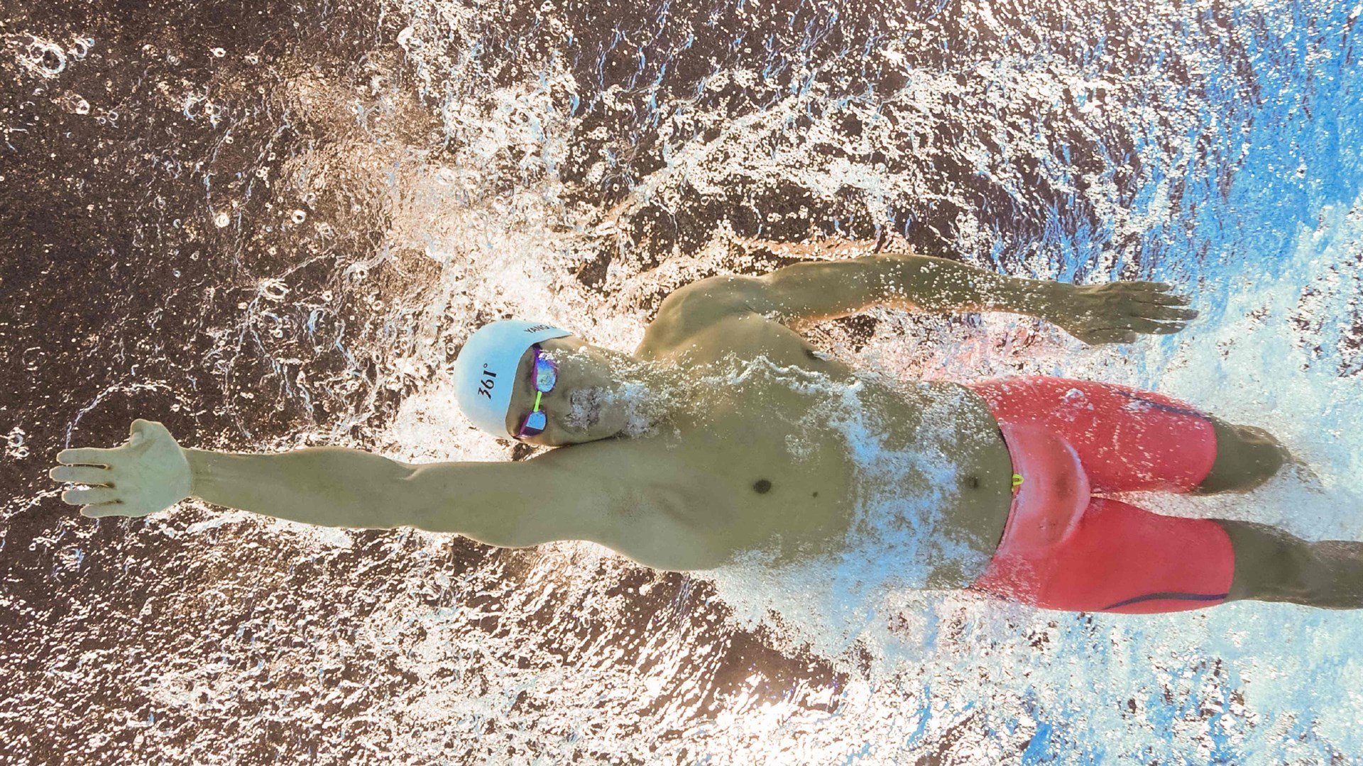 赛道与球场，当F1争冠之夜遇见东契奇的稳定输出