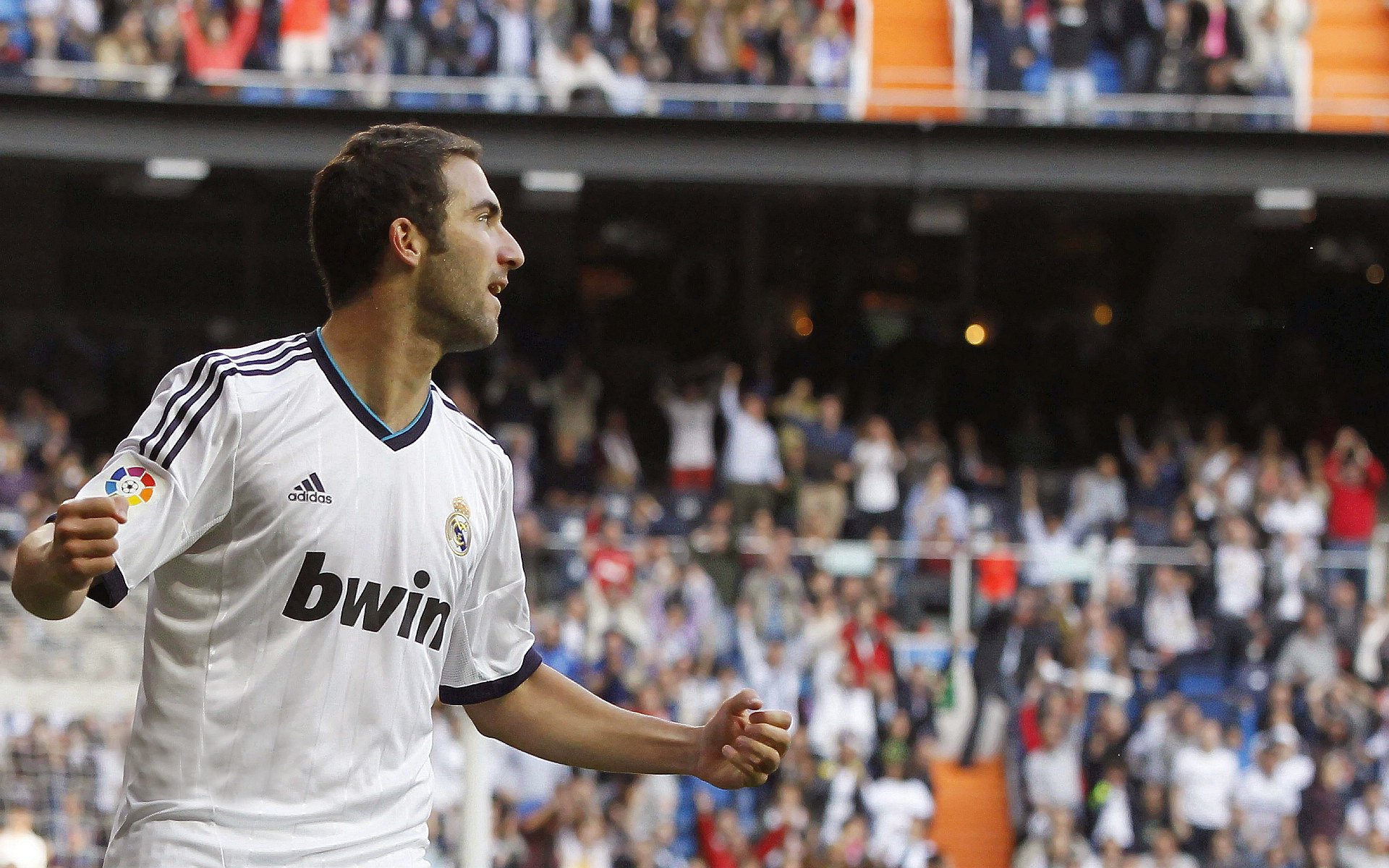 鹈鹕决胜局惊险带走魔术，布克末节封神成关键先生