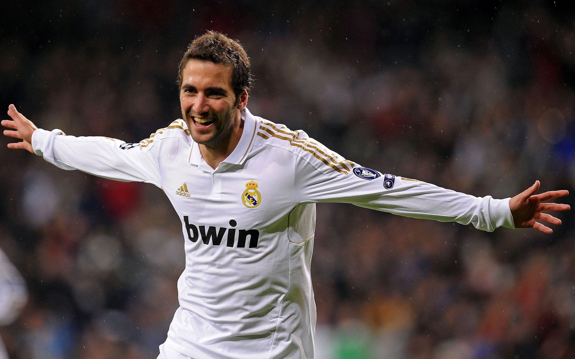 F1新赛季揭幕战焦点战，奇才强行终结篮网，跨界竞技的极致悬念