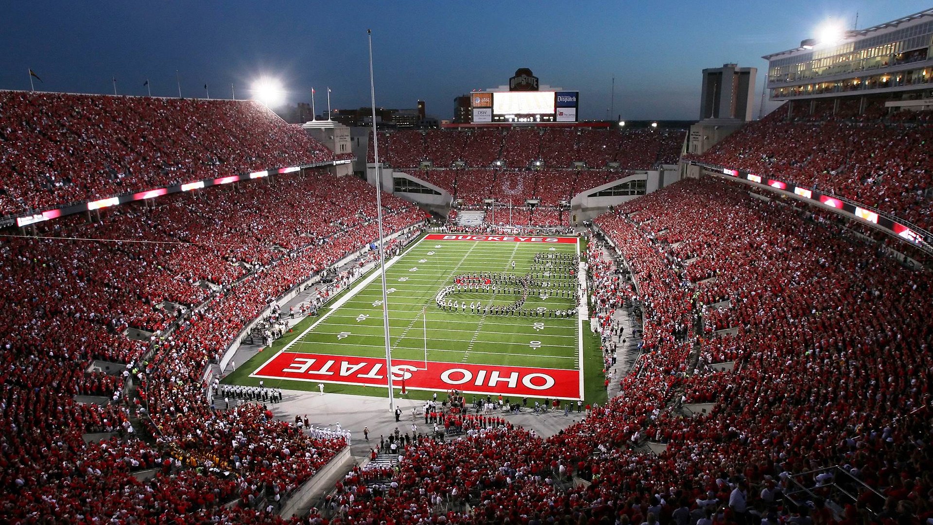 F1新赛季揭幕战焦点战，奇才强行终结篮网，跨界竞技的极致悬念