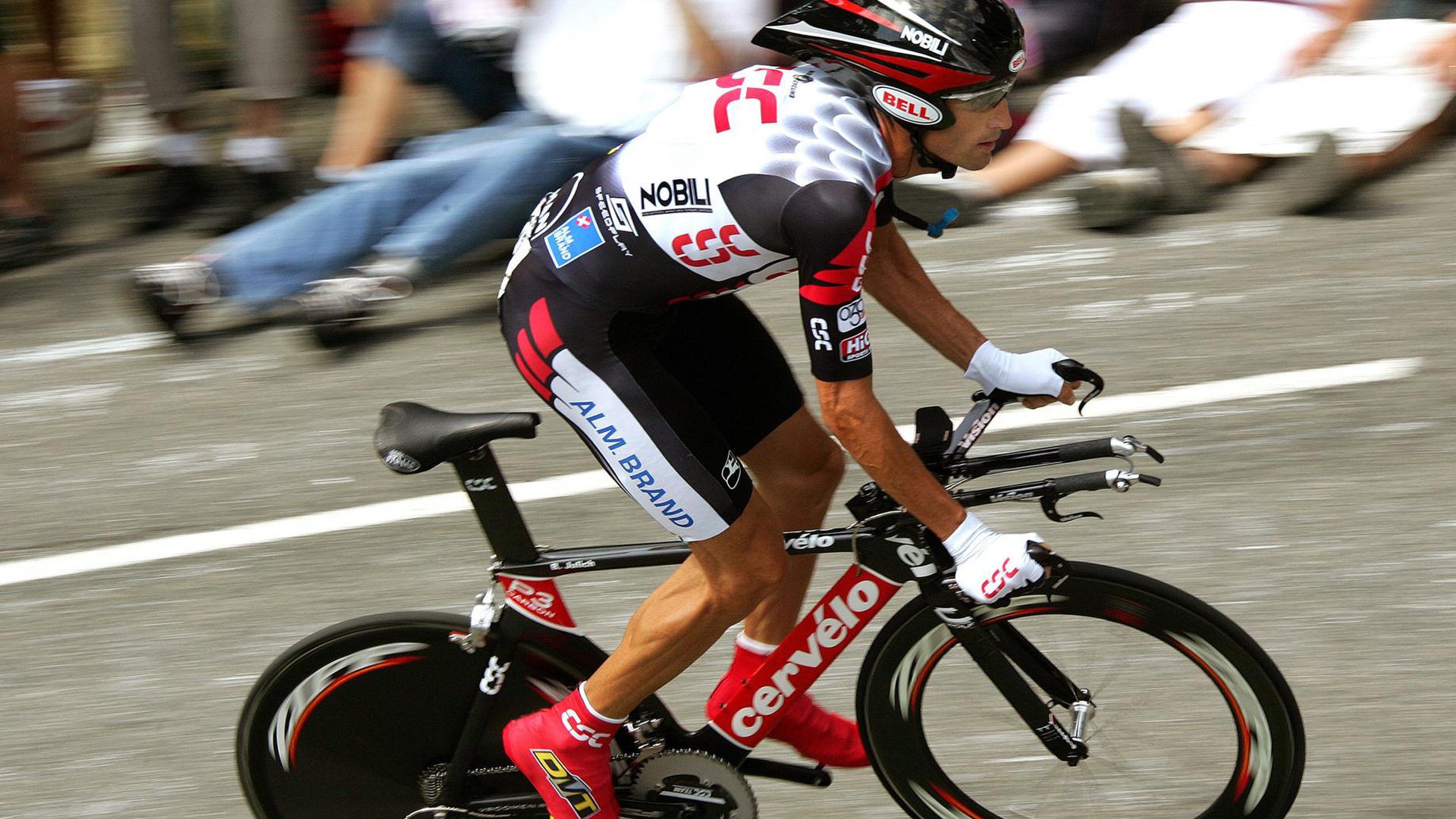 智利争冠战，卡瓦哈尔带队力克AC米兰，南美足球的荣耀时刻